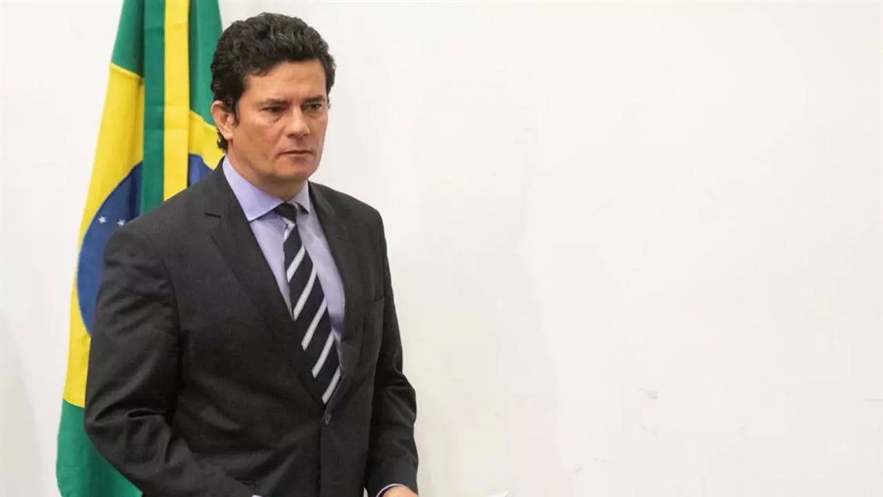 SERGIO MORO RENUNCIA